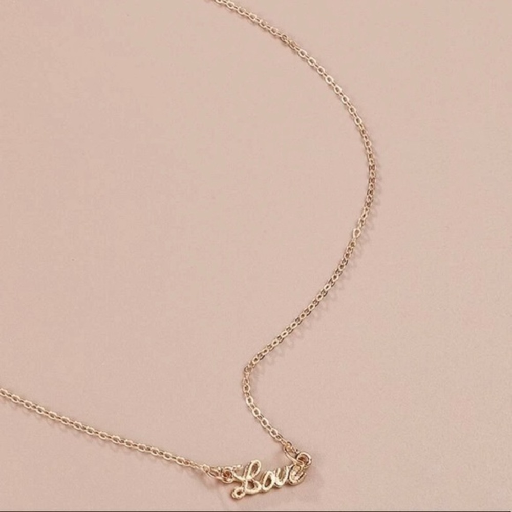 3/$30 💛 Dainty Love Necklace